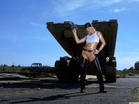 Silvia Saint, sotilastyttö