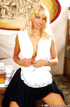 Anita Blond masturboi luostarissa