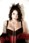 Ivy Lebelle, tatuoitu milf