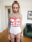 Sasha Beart the villed tatuoitu milf