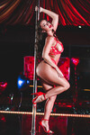 Abigail Mac ja Nicolette Shea vitun baarissa
