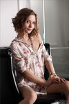 Giada esittelee alastonta vartaloaan