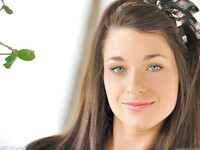 Lacy Channing näyttää hänen ruumiinsa