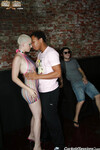 Riley Nixon panee mustia