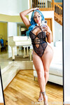 Nina. Kay isot tissit milf
