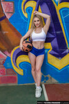 Bunny Madison Isot tissit blondi milf