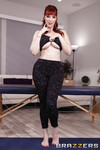 Lauren Phillips isorintainen hieroja milf
