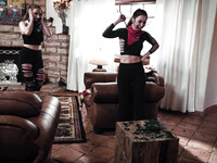 Paige Owens ja Skylar Snow lesbo kohtaus