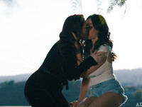 Jessica Ryan ja Chloe Surreal ovat syvällä heidän haluissaan