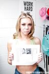 Tuhmat blondit Tiffany Watson ja Brittany Andrews naivat