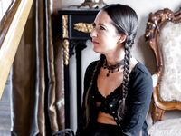 Freya Von Doom ja Claire Roos naivat toisiaan kuin maailmanloppu
