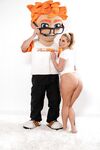 Blondi tyttö Savannah Bond ei malta odottaa saada seksiä