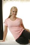 Isorintainen milf lesbohieronta Sarah vandella ja Magdalene St. Michaels