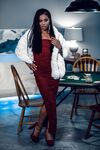 Kira Noir ja Jane gille villi lesbo pillu nuolee sohvalla