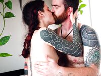 Tatuoitu huora-kamera tuhosi pahasti