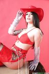 Gina Valentina lehmitytölle