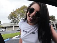 Gina Valentina harrastaa seksiä rahasta