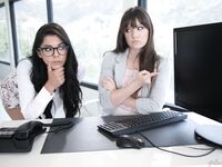 Alison Rey ja Gina Valentina töissä