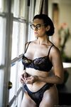 Romi Rain ja Penny Barber nuolevat toisiaan