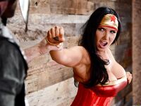 Romi Rain supertähti