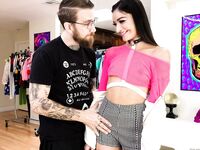 Emily Willis kovaa seksiä