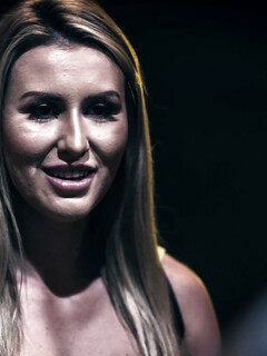 Paige Owens pani hellästi