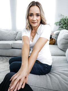 Rachel Ramseyn silmäterä saa kovaa seksiä alusvaatteissa