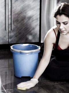 Valentina Nappi saa ison tissin ruskeaa pillua parrakkaalta rakastajaltaan