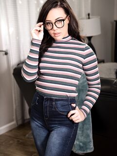 Gina Valentina ja Whitney Wright nuolevat toisiaan